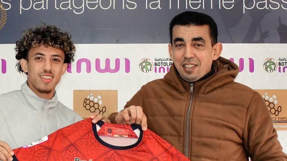 رسميا/ أولمبيك آسفي يُعلن استعارة بنيشو لستة أشهر من الوداد الرياضي