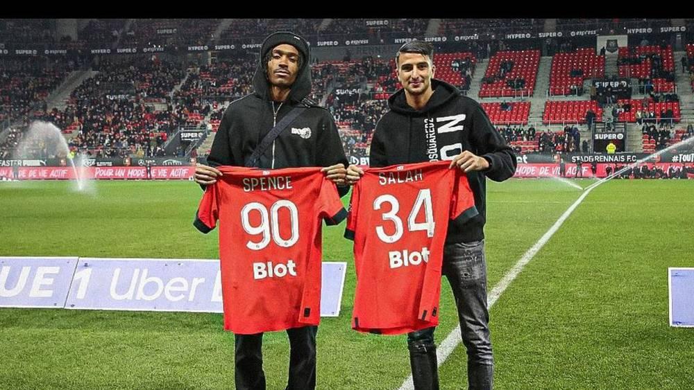 المغربي إبراهيم صلاح يرتدي القميص رقم 34 مع فريقه الجديد رين تضامنا مع عبد الحق نوري