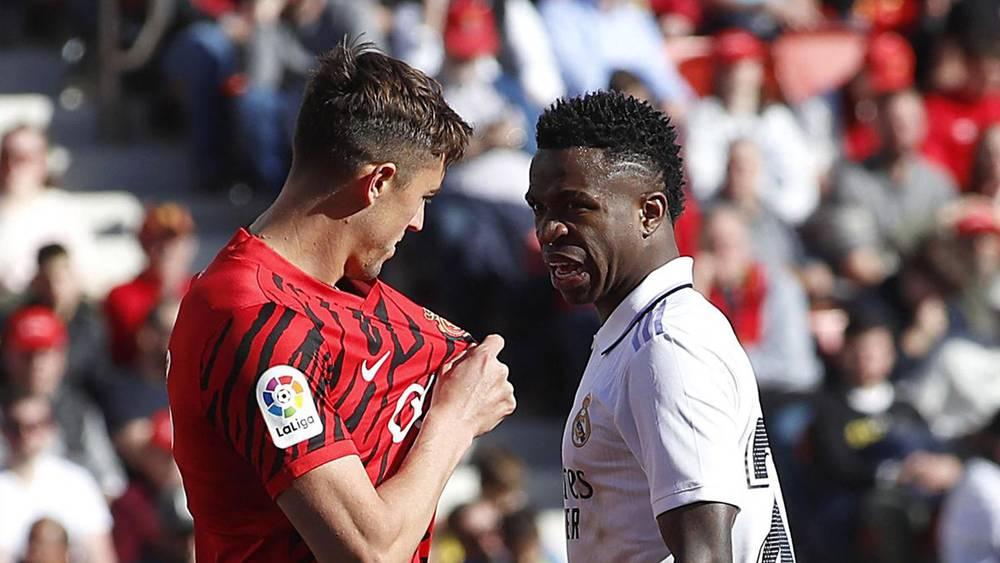 رابطة الدوري الإسباني تبدأ تحقيقات بسبب تعرض فينيسيوس للعنصرية