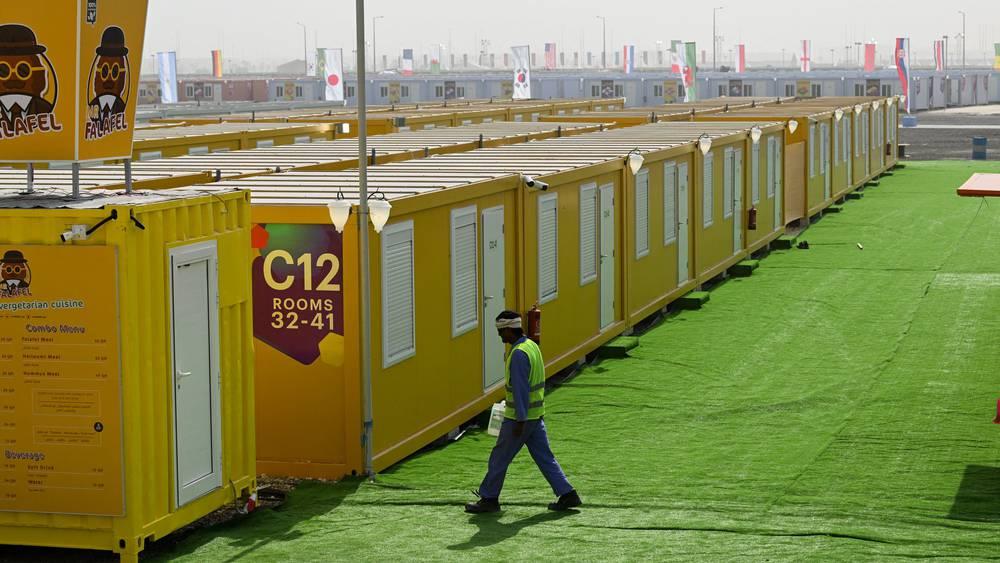 قطر تعلن دعم تركيا وسوريا بعد الزلزال بإرسال 10 آلاف منزل متنقل استعملوا في قرية المشجعين خلال كأس العالم