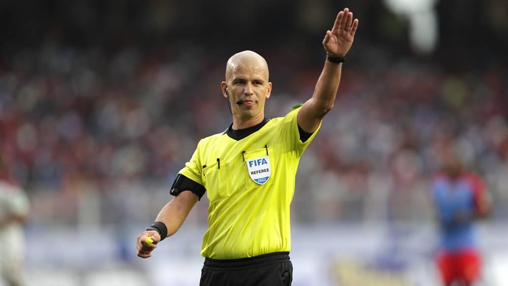 بعد اعتزاله.. فيكتور غوميز يترأس لجنة الحكام في الدوري الجنوب أفريقي