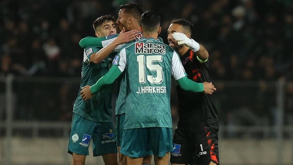 قائمة الرجاء لمباراة حوريا الغيني.. غياب بولاكسوت والمكعازي والبدوي وعودة بنجديدة