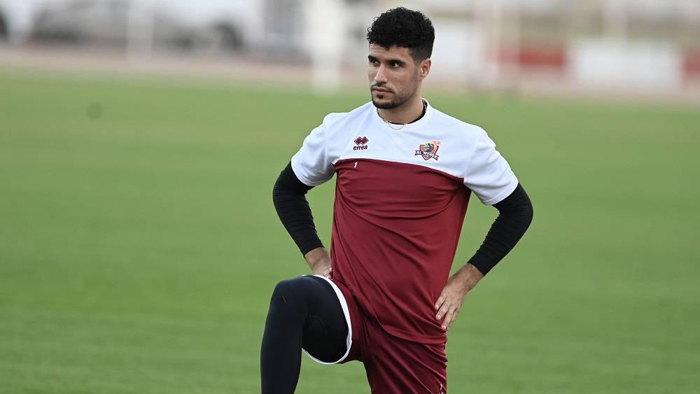 المحمدي يستعيد عافيته ويعود لتدريبات فريقه الوحدة السعودي بعد قرابة شهر من الغياب