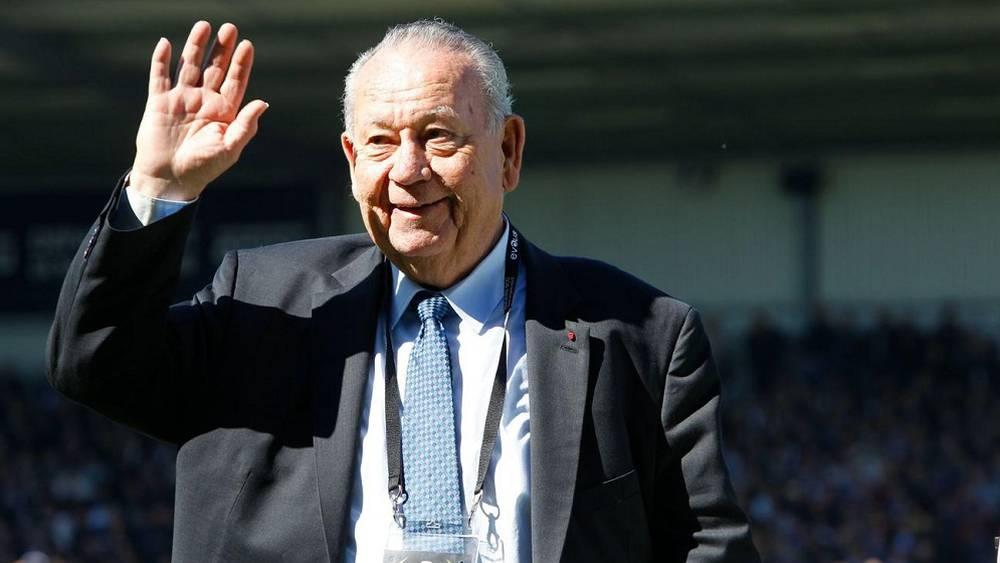 وفاة أسطورة كرة القدم الفرنسية جوست فونتين عن عمر يناهز 89 سنة