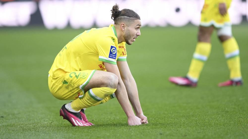 تقارير/ مدرب نانت يستبعد الجزائري "جاون حجام" من قائمة الفريق في مواجهة ريمس بسبب إصراره على الصيام يوم المباراة