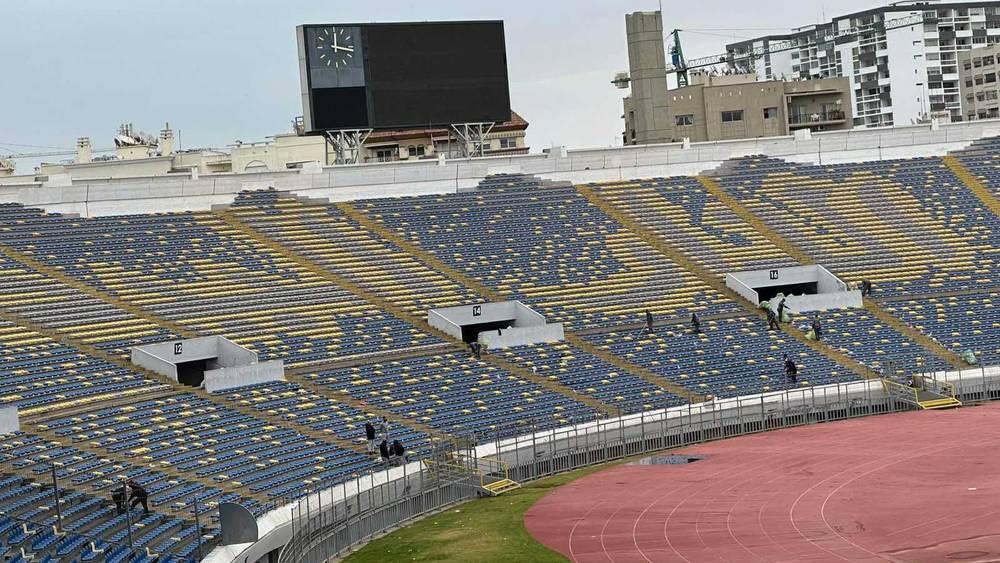 فصيل "الوينرز" يشرع قبل ساعات في تجهيز "دوبل تيفو" لمباراة الديربي أمام الرجاء