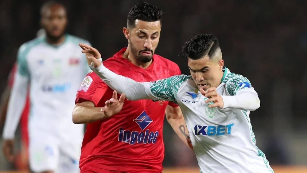 التعادل الإيجابي يحسم الشوط الأول من "الديربي" بين الرجاء والوداد (1-1)