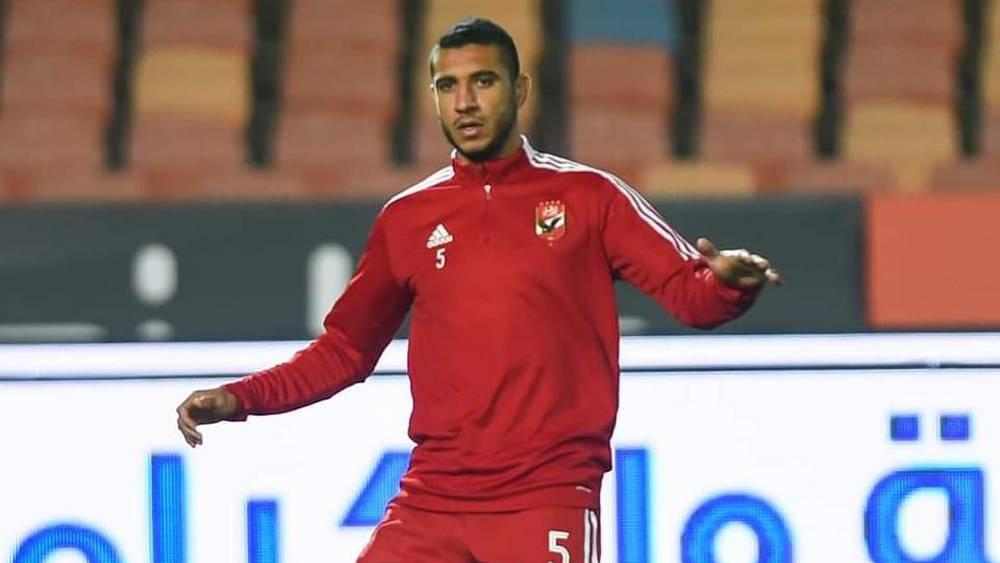 نقل مدافع الأهلي رامي ربيعة إلى المستشفى بعد تعرضه لإصابة أمام بيراميدز في نهائي كأس مصر