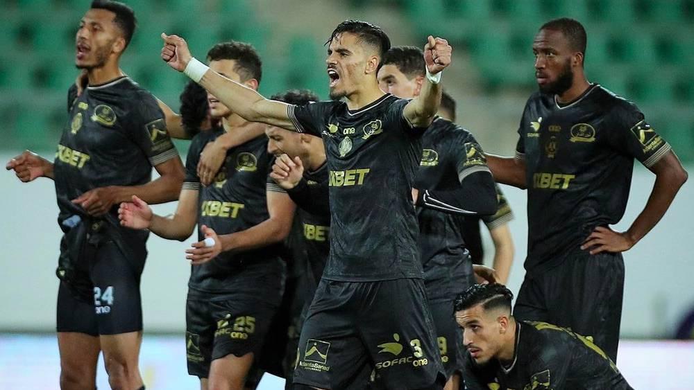 لكبيّر يستدعي 21 لاعبا لمباراة شباب السوالم وقائمة الرجاء تشهد غيابات من بينها أهولو وبدوي