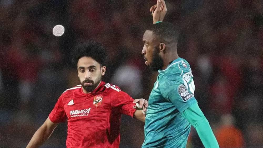 الشوط الأول من مباراة الرجاء والأهلي ينتهي بالتعادل السلبي وبوزوق يهدر ركلة جزاء