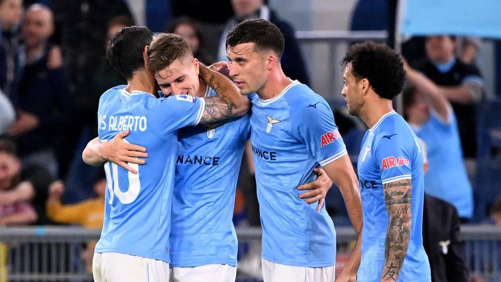 لاتسيو يهزم ساسولو ويؤجل تتويج نابولي بالدوري الإيطالي