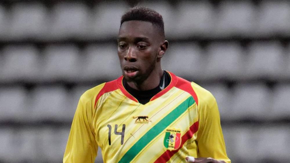 محكمة الاستئناف بباريس تعاقب الدولي المالي "سامبو ياتاباري" بسنة سجن نافذة بتهمة الاعتداء على ضابط شرطة في 2017