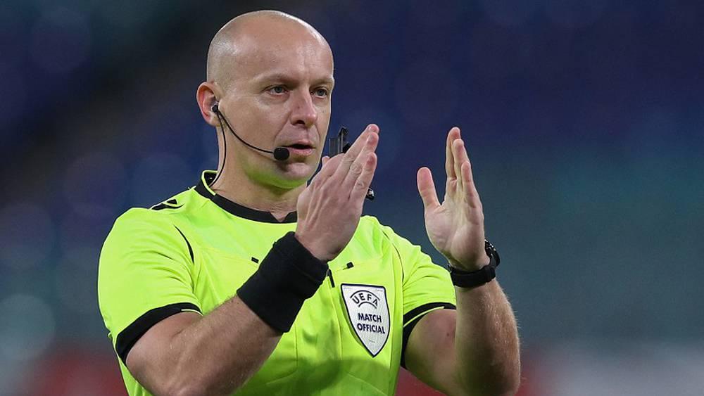 تقارير/ الحكم مارتشينياك مهدد بإبعاده عن إدارة نهائي دوري أبطال أوروبا بسبب مشاركته في مظاهرة لليمين المتطرف ببولندا