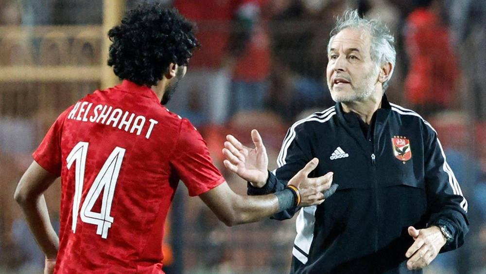 لاعبو الأهلي ينتفضون في وجه كولر ويحملونه مسؤولية تلقي الهدف أمام الوداد بسبب تأخره في إجراء التغييرات