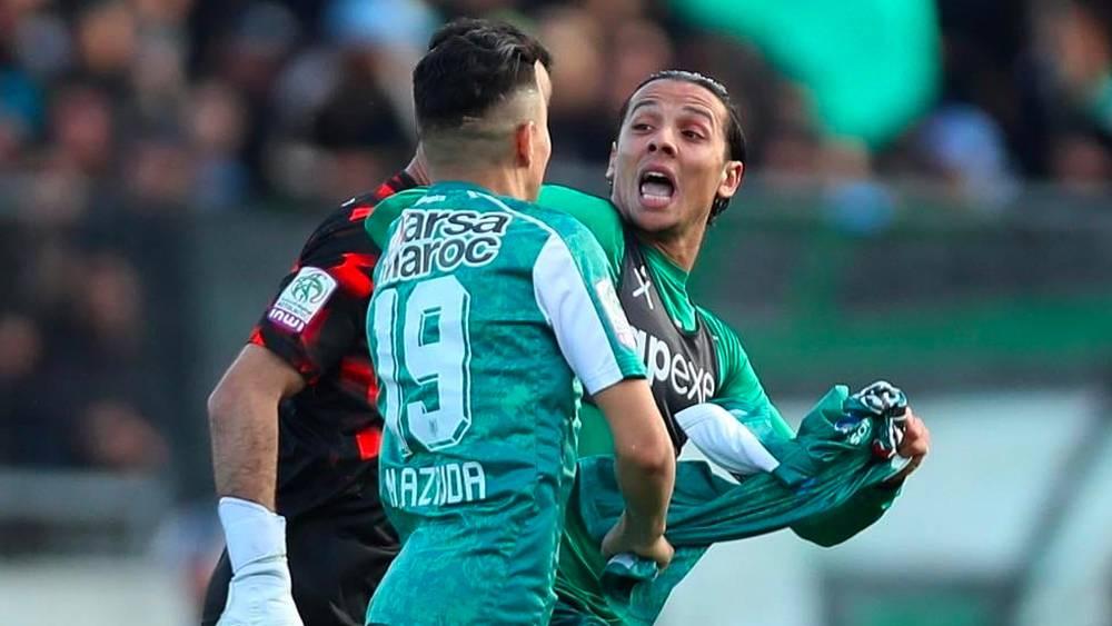 الهبطي: "أؤكد للجميع أنني كلاعب له عقد مع الرجاء وكمحب للفريق لا يمكنني الحضور لمقابلات أي فريق آخر بالبطولة وما يتم تداوله عار من الصحة"