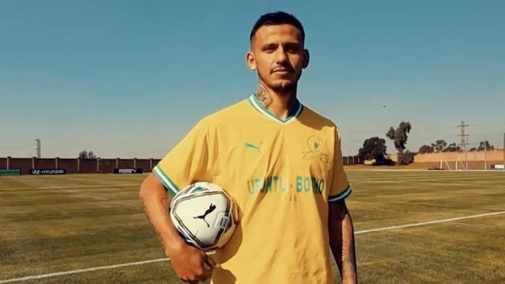 رسميًا/ سان داونز يتعاقد مع لاعب الوسط الأرجنتيني جونيور ميندييتا