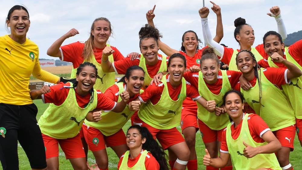 لاعبات المنتخب المغربي للسيدات: "نحن في أتم الجاهزية لمواجهة سويسرا ونتمنى تقديم مباراة تشرف كرة القدم المغربية"