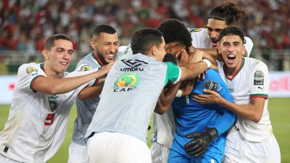 لاعبو المنتخب الأولمبي: "الجمهور ساعدنا كثيرا.. المهم هو التأهل إلى الأولمبياد وسنقدم كل ما في وسعنا للفوز بلقب 'الكان'"
