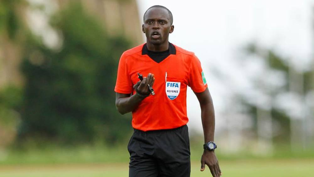 الحكم الكيني بيتر كاماكو يقود مباراة المنتخب المغربي الأولمبي أمام نظيره المصري