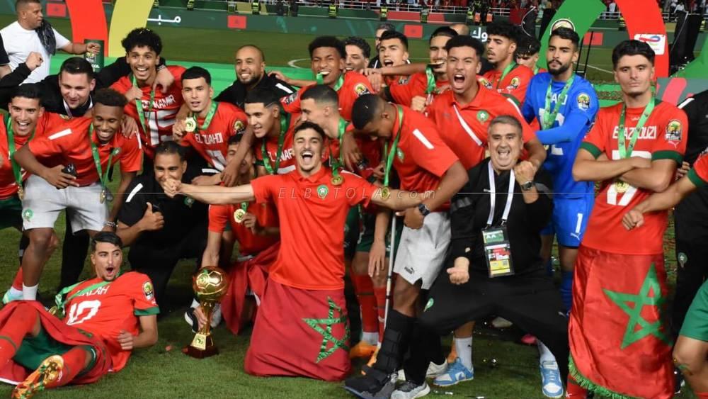 لاعبو المنتخب المغربي الأولمبي: "كنا كاليد الواحدة.. بذلنا مجهودنا لإسعاد المغاربة والتتويج باللقب فخر كبير لنا"