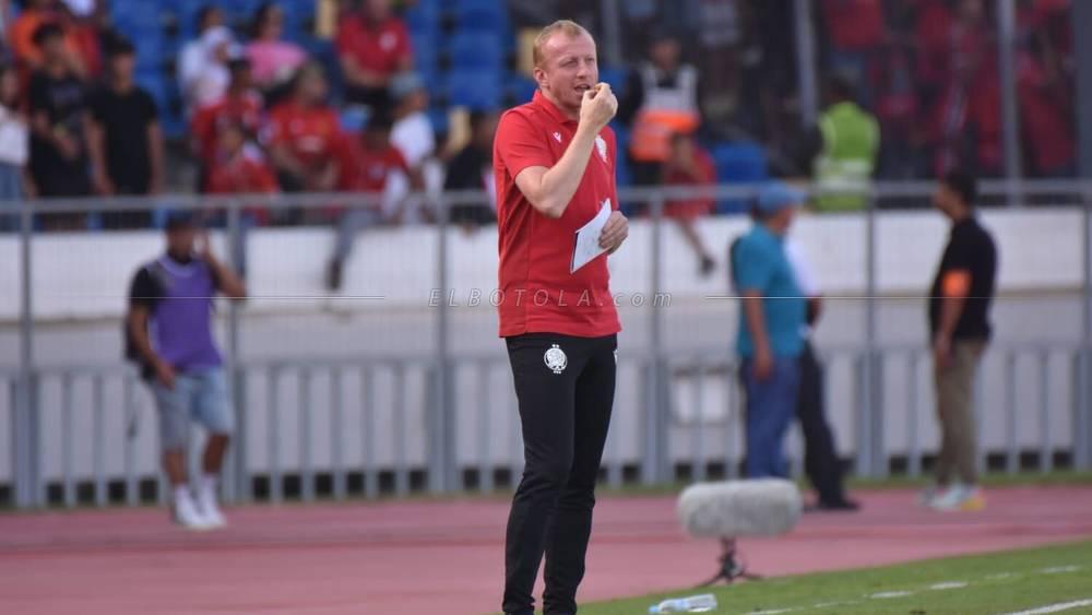 البلجيكي فاندينبروك يعلن رحيله عن الوداد بعد الهزيمة في "الديربي"