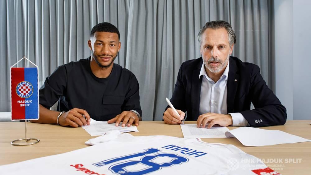 Mercato - Moufi signe en Croatie