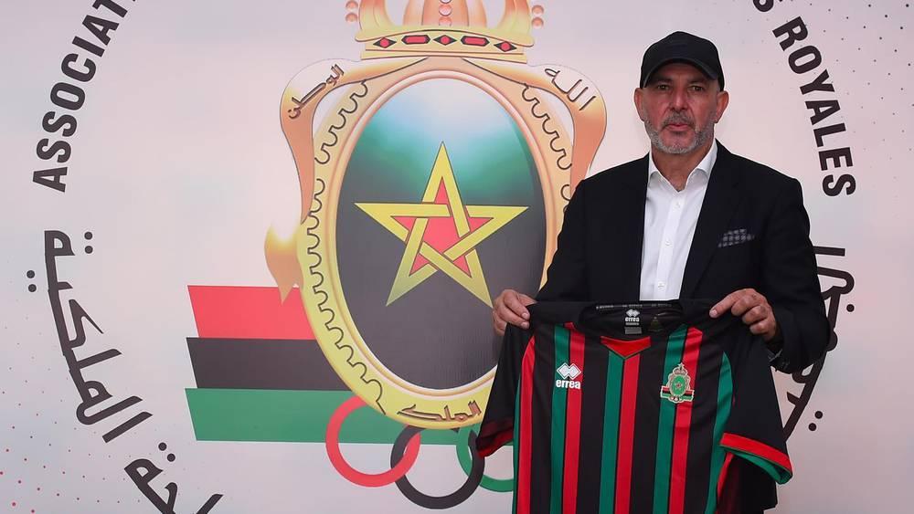 نصر الدين نابي: "فخور بالدفاع عن ألوان هذا النادي المرموق.. ديما عسكر"