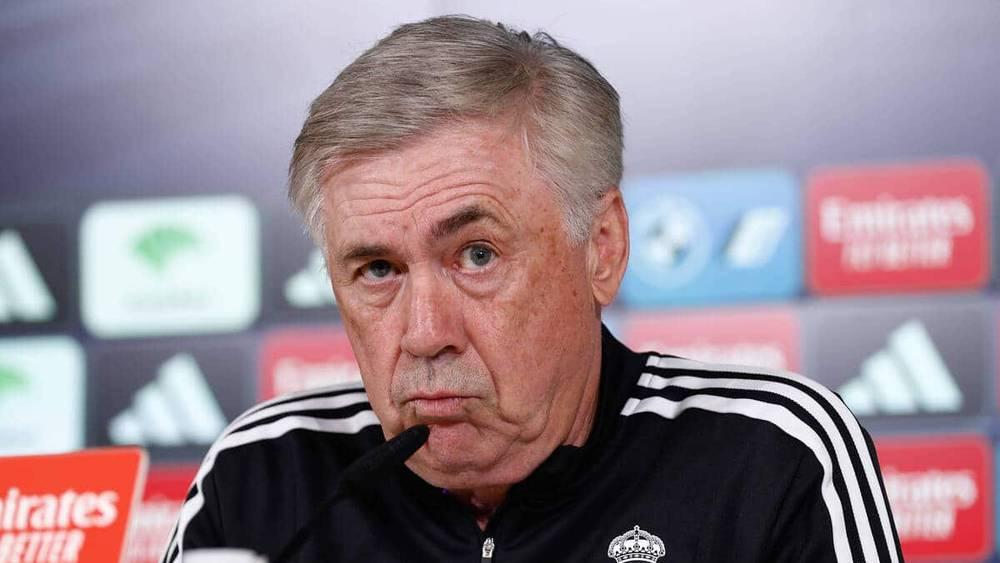 أنشيلوتي: "يمكننا المنافسة على كل الألقاب بمهاجم واحد فقط"