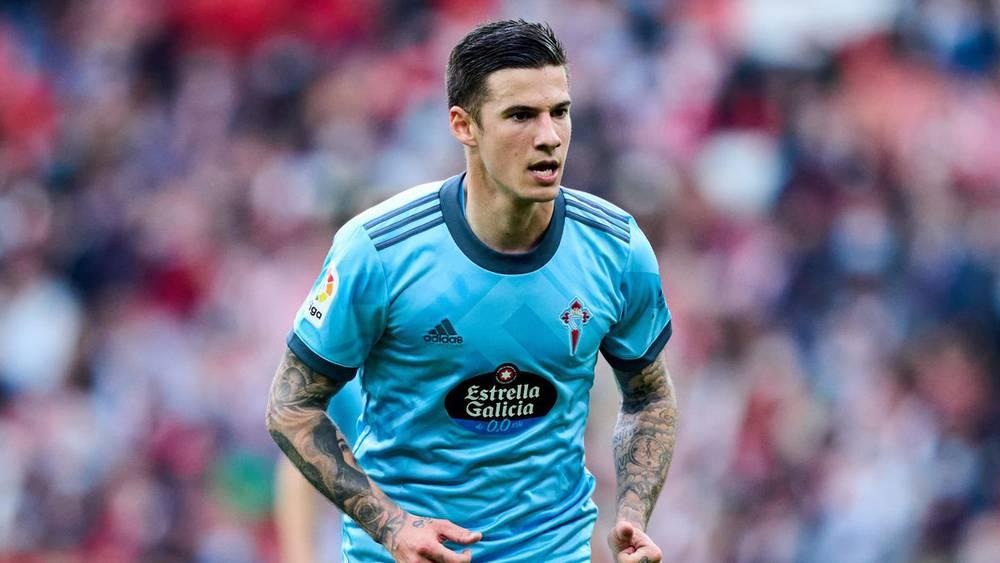 رسميا/ سيلتا فيغو يفسخ عقد "سانتي مينا" من طرف واحد بعد اتهامه بـ"الاعتداء الجنسي"