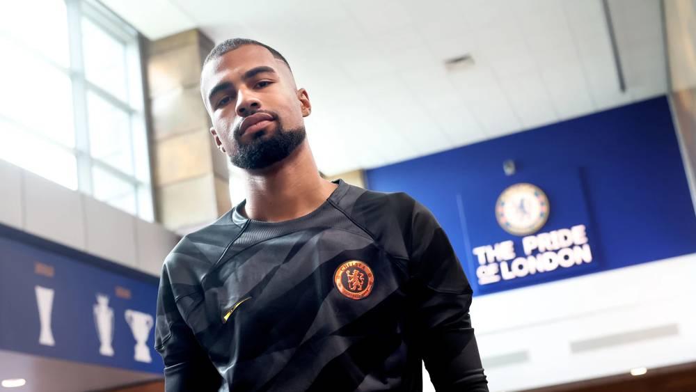 رسميا/ تشيلسي يضم الحارس روبيرت سانشيز بعقد يمتد لغاية 2030 (7 مواسم)