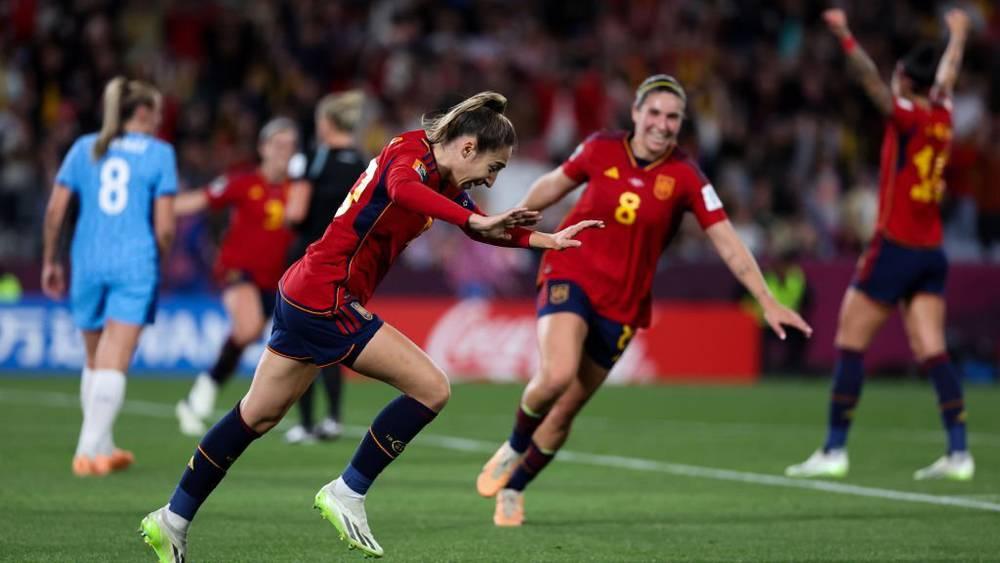 إسبانيا تتوج بكأس العالم للسيدات للمرة الأولى في تاريخها بعد تفوقها في النهائي على إنجلترا (1-0)