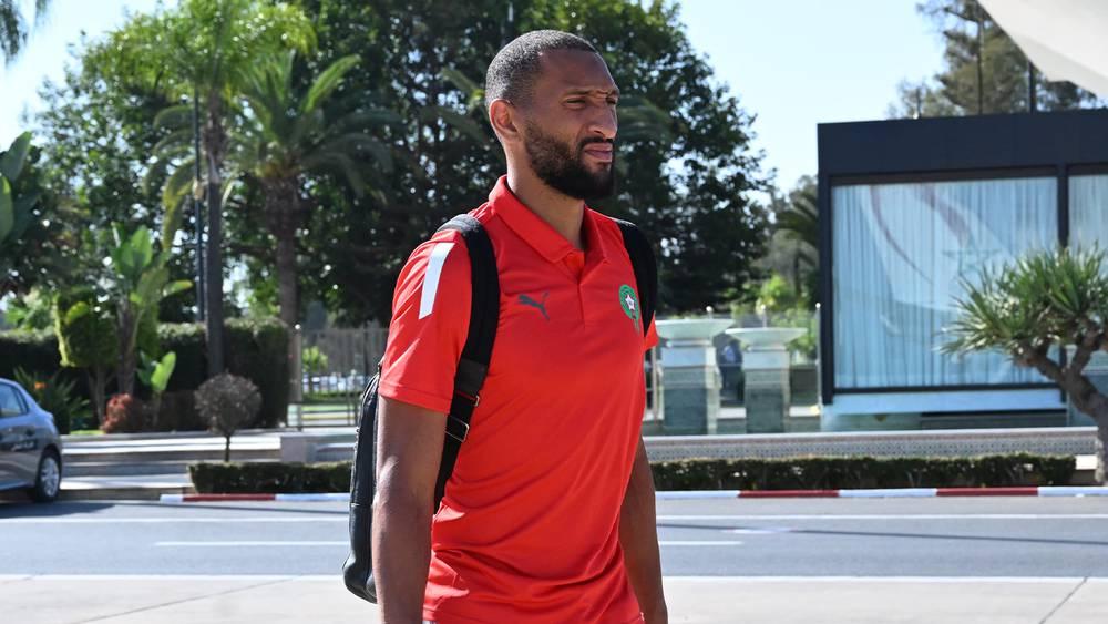 وصول بعثة المنتخب المغربي إلى أكادير واللاعبون يؤدون صلاة الجمعة في الفندق