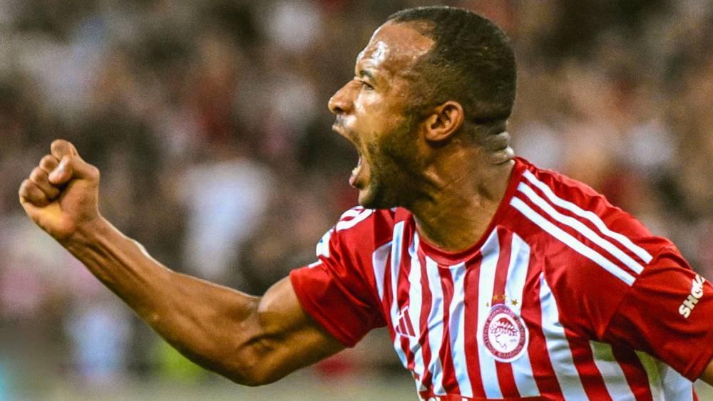 الكعبي يحتل صدارة هدافي الدوري اليوناني بعد توقيعه ثنائية جديدة وقيادته أولمبياكوس للفوز على آريس سالونيكا (4-1)