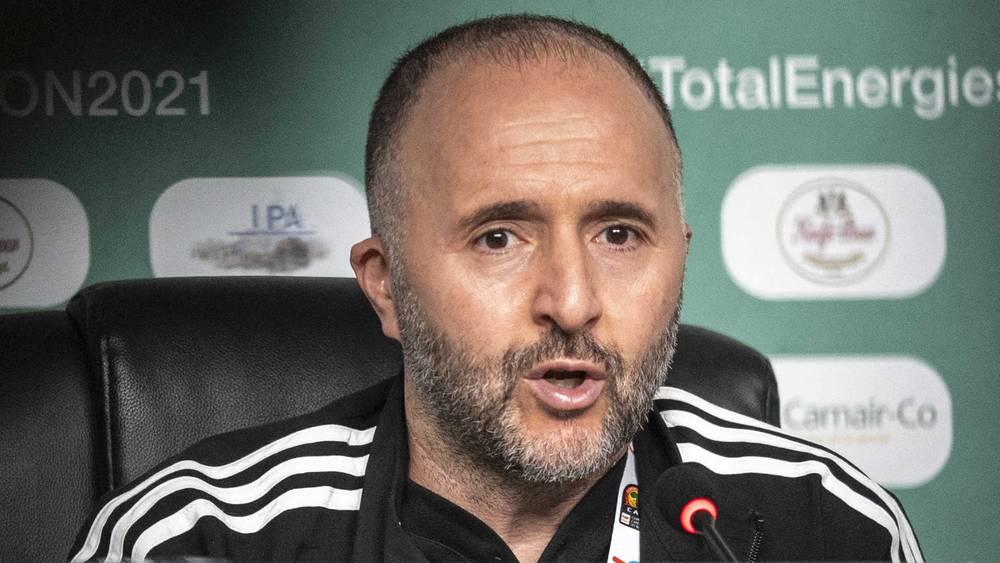 بلماضي: "كونوا واقعيين ما يحدث في الدوري الجزائري شيء كارثي.. تريدونني أن أنام في الملاعب وأعمل على إصلاح العشب؟!"