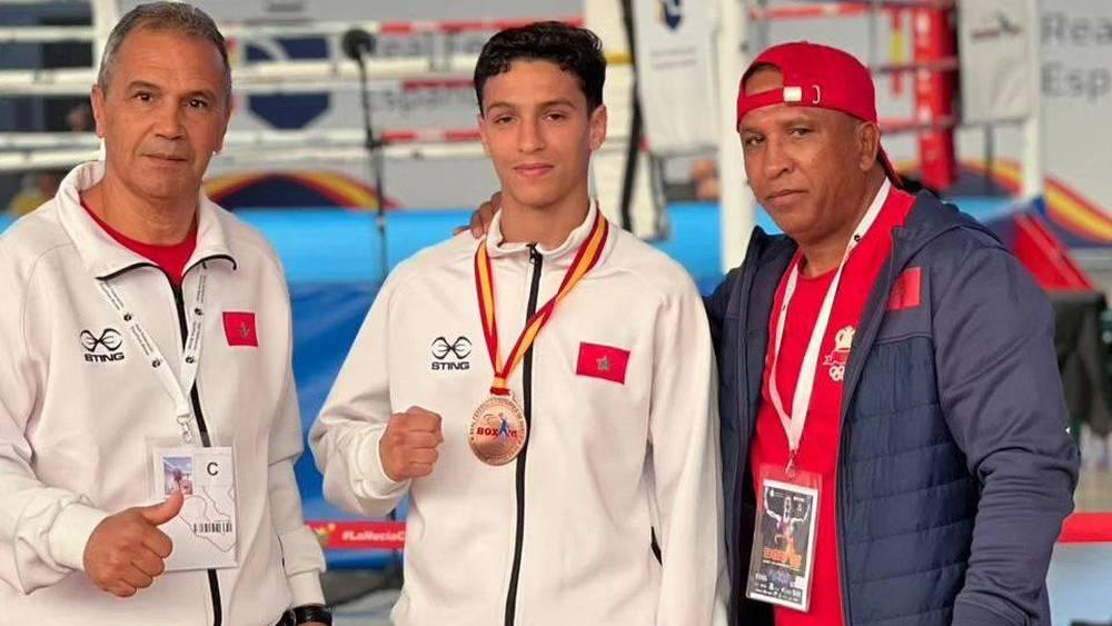 ظاهرة "فرار" الرياضيين المغاربة تتواصل.. هروب الملاكم "منير والي" مستغلا مشاركته في بطولة "بوكسام" بإسبانيا