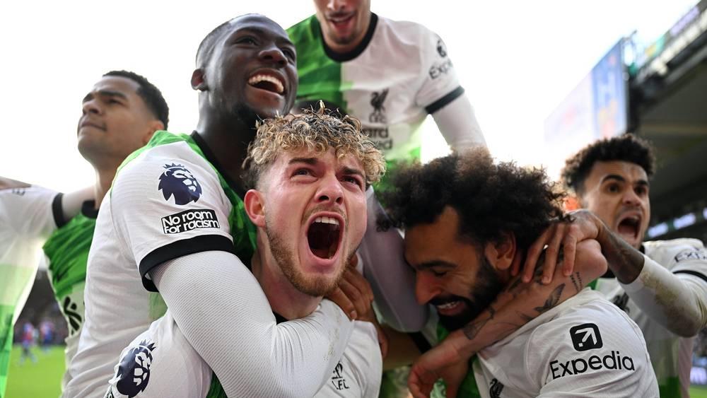 ليفربول يعتلي صدارة الدوري الإنجليزي الممتاز