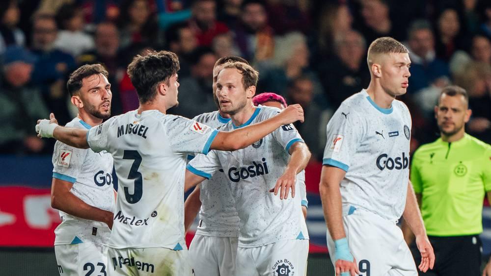 جيرونا "مفاجأة الموسم" يهزم برشلونة (2-4) ويعود لتصدر "الليغا"