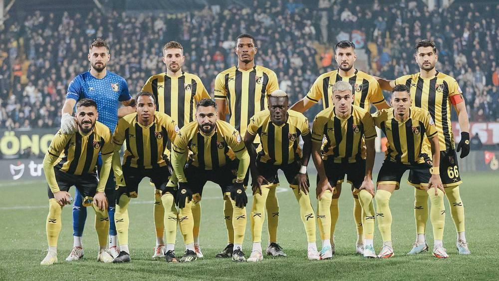 الدوري التركي/ رئيس إسطنبول سبور يأمر لاعبيه بالانسحاب من مباراة طرابزون اعتراضا على قرارات الحكم