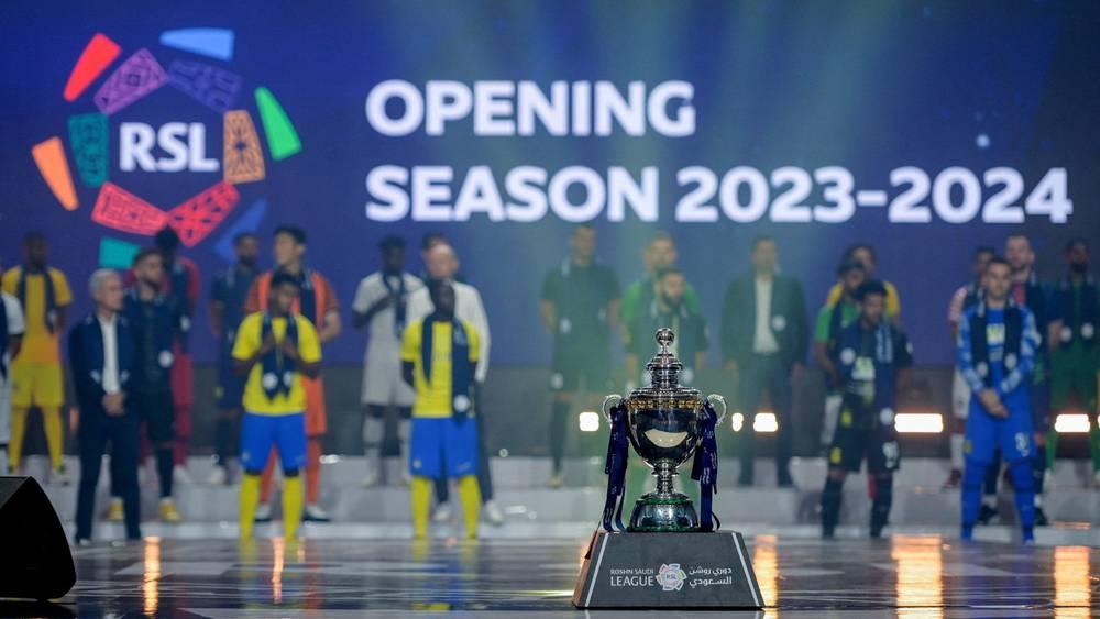 لتعزيز الجانب الاستثماري في المواهب.. الاتحاد السعودي يسمح للأندية بتسجيل 10 لاعبين أجانب منهم لاعبين اثنين من مواليد 2003