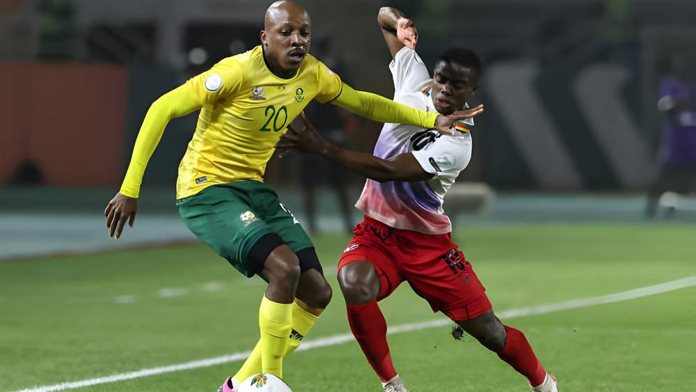 المنتخب الجنوب أفريقي مهدد بفقدان خدمات ظهيره "خوليسو موداو" عن مواجهة المغرب بسبب الإصابة