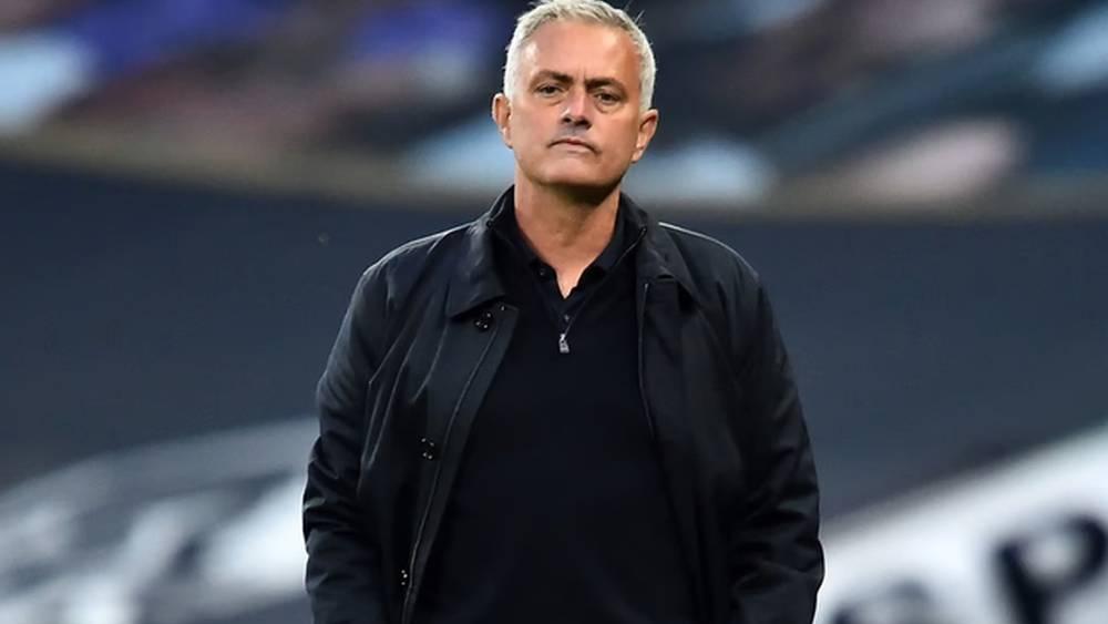 مورينيو: "إنه شرف كبير تدريب لاعب مثل ميسي فربما هو قادر على تعليم المدربين بعض الأشياء"