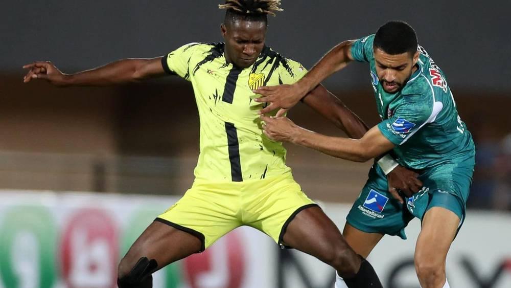 تشكيلة الرجاء أمام المغرب الفاسي .. زينباور يدفع ببولكسوت وبلعمري في الدفاع وموهوب يقود الهجوم