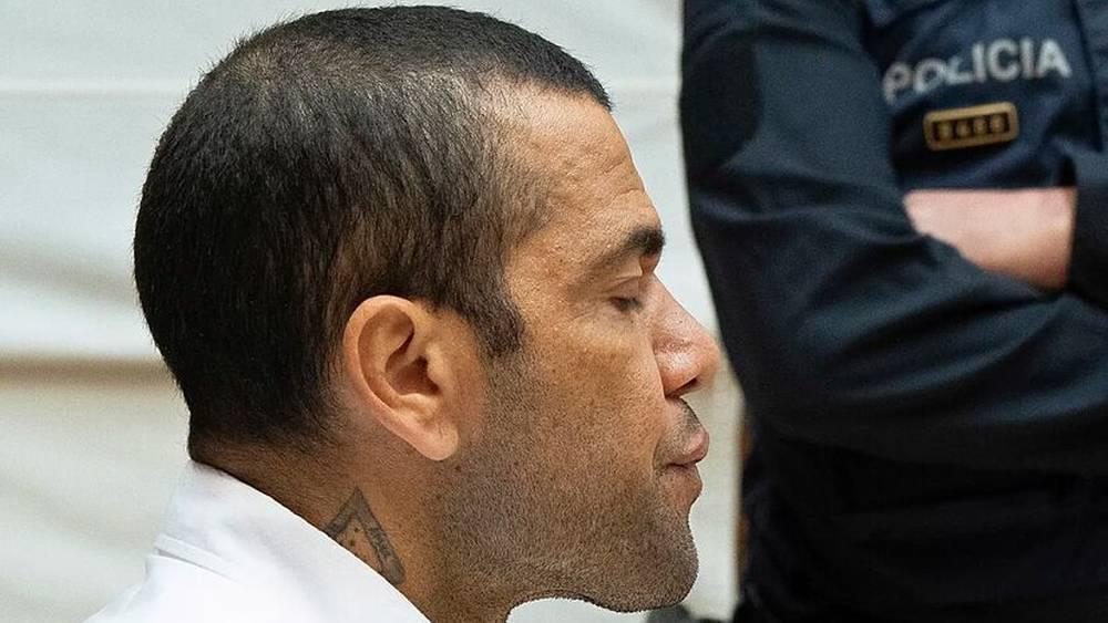 تقارير/ داني ألفيس يخضع لبروتوكولٍ علاجي في السجن ضد محاولة الانتحار