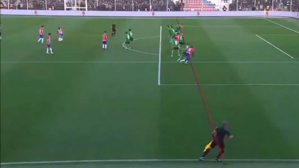 مديرية التحكيم: "إلغاء هدف المغرب التطواني أمام الرجاء كان صحيحا والقرار جاء بعد لجوء حكام الفار لتقنية التثليث"