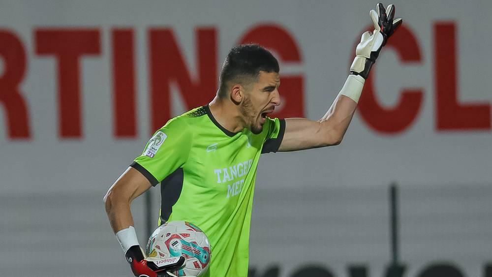 الحارس الجزائري غايا مرباح للاعبي اتحاد طنجة بعد الهزيمة أمام الحسنية: "لِّي هْضر فلفِيسْتيِير نْقتلُو"