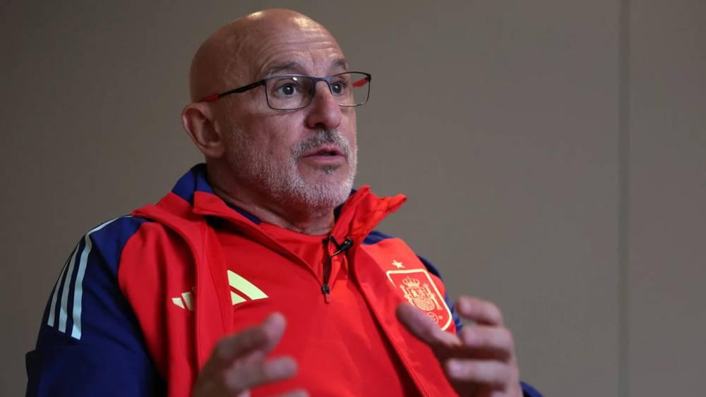 دي لا فوينتي (مدرب إسبانيا): "فينيسيوس لاعب استثنائي ومن بين الأفضل في العالم"