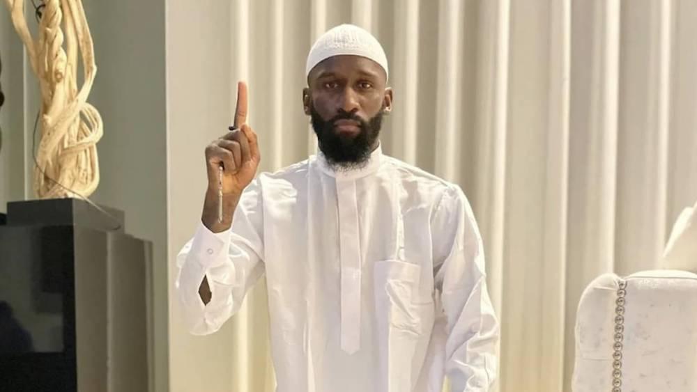 اليمينيون الألمان يستغلون "سبابة" روديغر لمهاجمة اللاعبين المسلمين