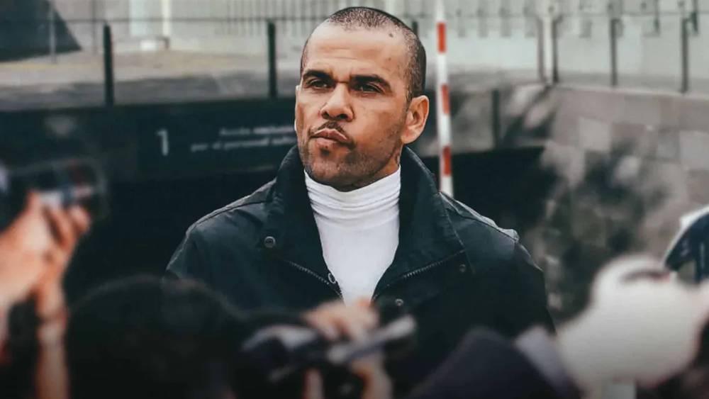 داني ألفيس يعيد 150 ألف يورو لوالد نيمار