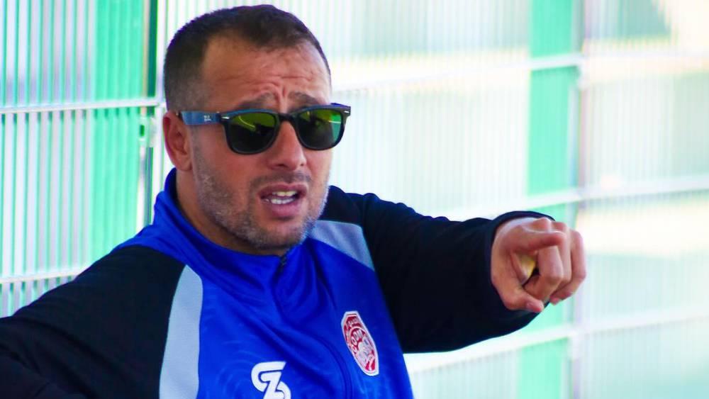 الدنيبي (مدرب النادي المكناسي) لـ"البطولة": "فريقنا قادر على مُواجهة أكبر الفرق في القسم الأول ونحلم بتحقيق الصعود وإعادة الكوديم لمكانته الطبيعية"