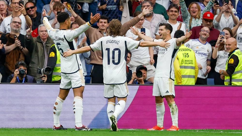 ريال مدريد قد يُتوج بـ"الليغا" مساء اليوم في حال تعادل برشلونة ضد جيرونا